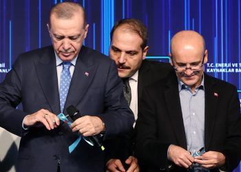 Erdoğan ve Şimşek'ten anlamlı fotoğraf: Bakan Nebati gidici mi?