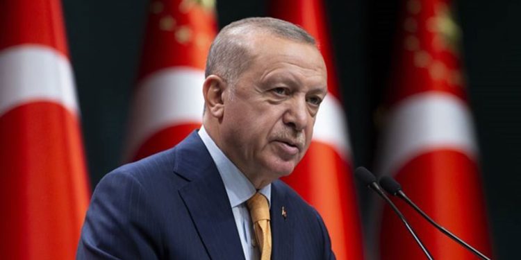 Erdoğan ‘İstismar’ konusunu 'sosyal medya'ya bağladı: Sosyal medyaya karşı yürüttüğümüz mücadeleye destek bekliyoruz
