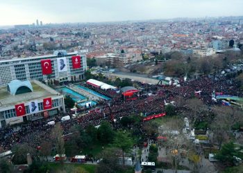 Ertuğrul Günay: Saraçhane’de, soykırıma uğrayan KHK’lılara da sahip çıkılmasını beklerdim