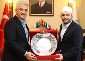 Erzincan Valisi, kadınları hedef alan imam Konakcı’yı makamında ağırladı