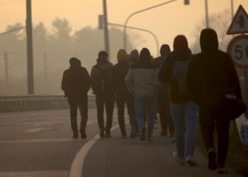 Esenyurt'ta bir sitede 101 kaçak göçmen yakalandı