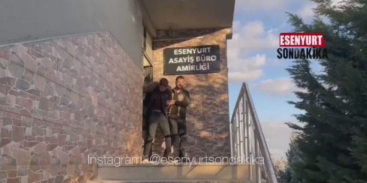 Esenyurt'ta kasiyeri 'başın açık' diyerek taciz eden kişi gözaltına alındı