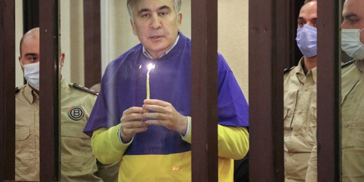 Eski Gürcistan Cumhurbaşkanı Saakaşvili’nin cezaevinde zehirlendiği iddia edildi