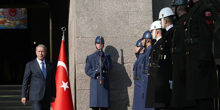 Eski askerden kritik uyarı: Altılı masanın Savunma Bakanı da Akar mı olacak?