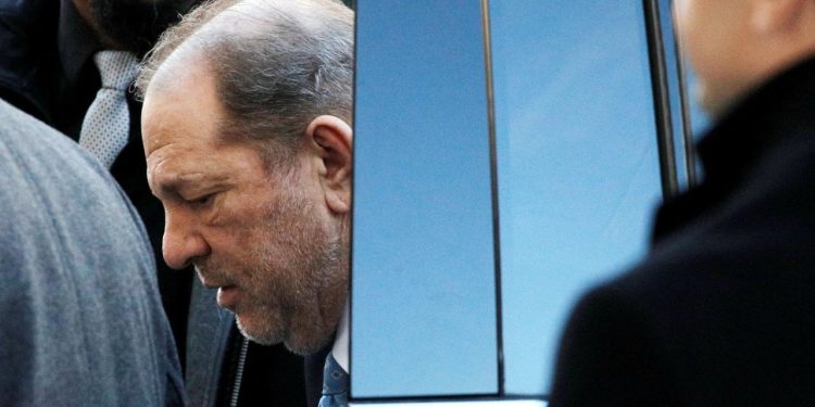 Eski yapımcı Harvey Weinstein tecavüz ve cinsel saldırıdan suçlu bulundu