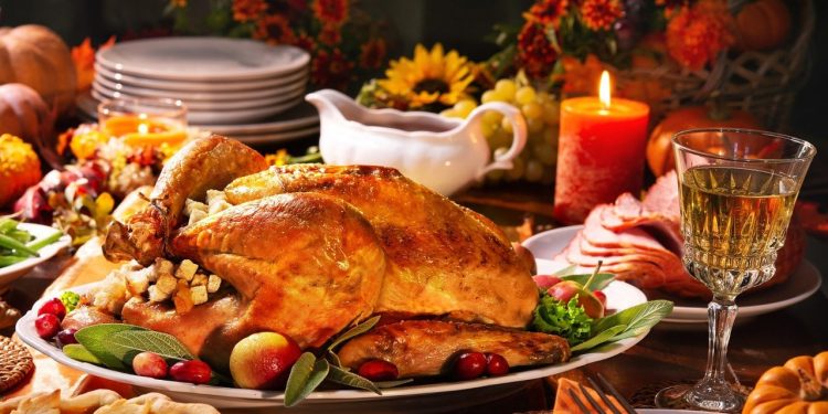 Evde 'asgari' yılbaşı sofrası 2 bin 500 liradan başlıyor