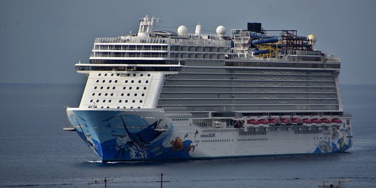 Evden çalışmak için lüks geminden 12 yıllık bilet aldı