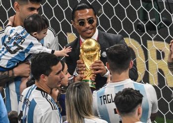 FIFA, Nusret Gökçe'nin Dünya Kupası finali sonrası sahaya inmesiyle ilgili inceleme başlattı