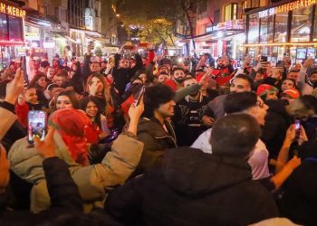 Faslılar Dünya Kupası yarı finalini Taksim'de kutluyor