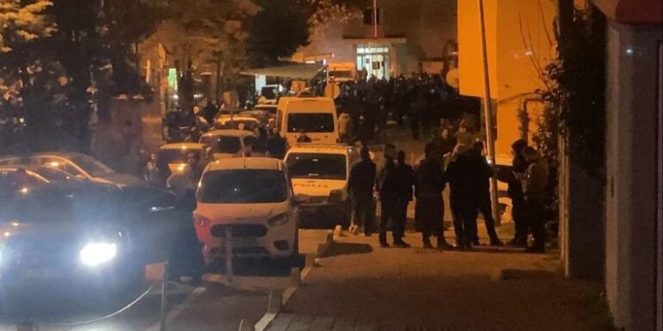 Fatih'te polis tarafından vurulan bir kişi öldü