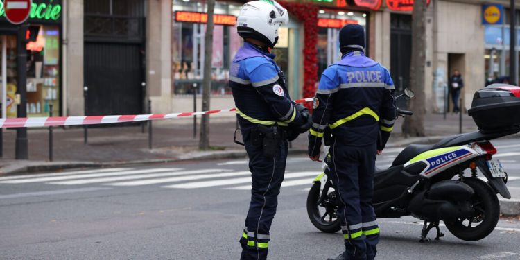 Fransa’da Kürtçe şarkı dinleyen berbere saldırı