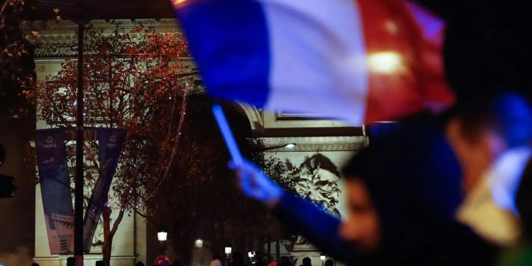 Fransa’nın dünya kupasını kaybetmesinin ardından çıkan olaylarda 227 kişi gözaltına alındı