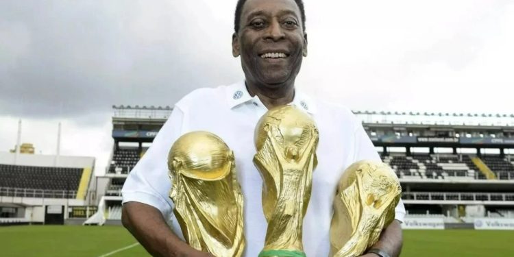 Futbolun efsanesi Pele, hayatını kaybetti