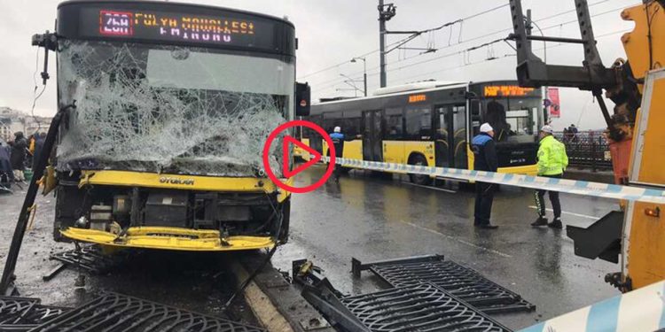 Galata Köprüsü üzerinde kaza: Balık tutan iki kişi ve bir yolcu yaralı