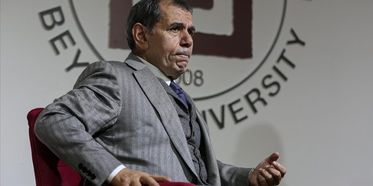 Galatasaray Kulübü Başkanı Dursun Özbek, UEFA Şampiyonlar Ligi kupasının Türkiye'ye gelmesi halinde bunu getirecek kulübün Galatasaray olacağını söyledi.