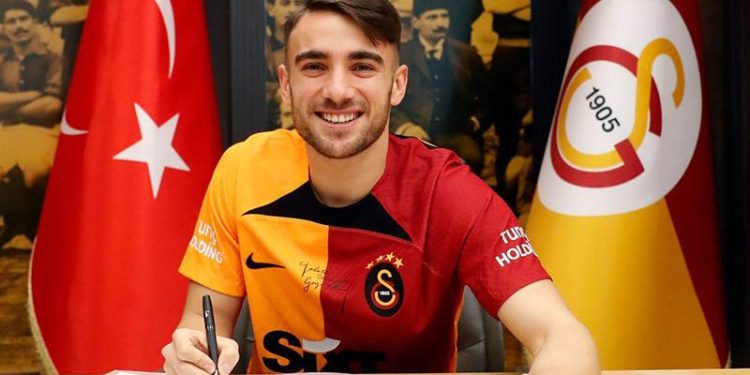 Galatasaray'da Yunus Akgün'e yeni sözleşme