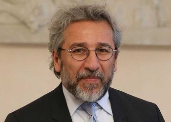 Gazeteci Can Dündar, ‘gri liste'ye eklendi