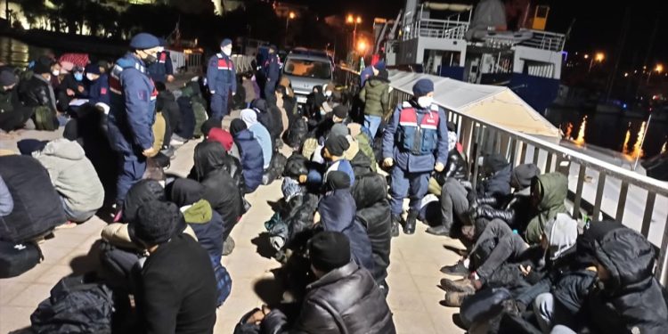 Göç İdaresi: Bu yıl 109 bin göçmen sınır dışı edildi