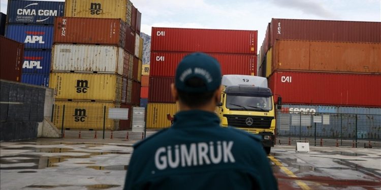 Gümrük cezalarına yüzde 122 zam