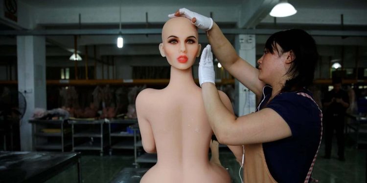 Güney Kore 'şişme kadın' ithalatı üzerindeki yasağı kaldırdı