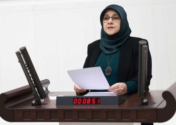 HDP'li Hüda Kaya: Diyanetin bu bütçeyi kullanması helal midir?