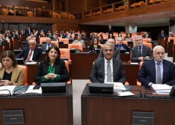 HDP'yi hedef alan Oktay'a tepki: Yeminli Kürt düşmanısınız