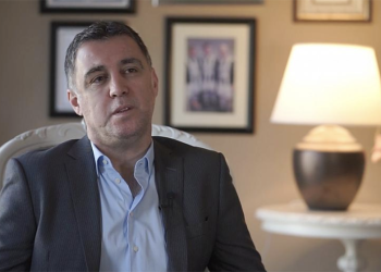 Hakan Şükür’den spiker değişikliği tepkisi: Dikta rejiminin kaç değişiklik hakkı var?