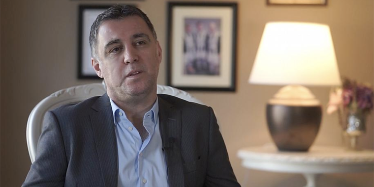 Hakan Şükür’den spiker değişikliği tepkisi: Dikta rejiminin kaç değişiklik hakkı var?