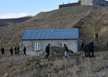 Hakkâri’de silahla vurulan biri doktor üç kişi hayatını kaybetti