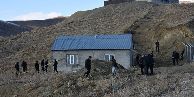 Hakkâri’de silahla vurulan biri doktor üç kişi hayatını kaybetti