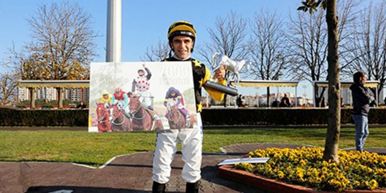 Halis Karataş 7 bininci yarışını kazandı