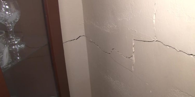 Hatay’daki depremde 6 ev hasar gördü