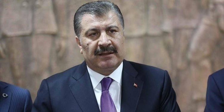 Hekimler Sağlık Bakanı Koca'yı kurduğu 'özel hastane' önünde protesto edecek