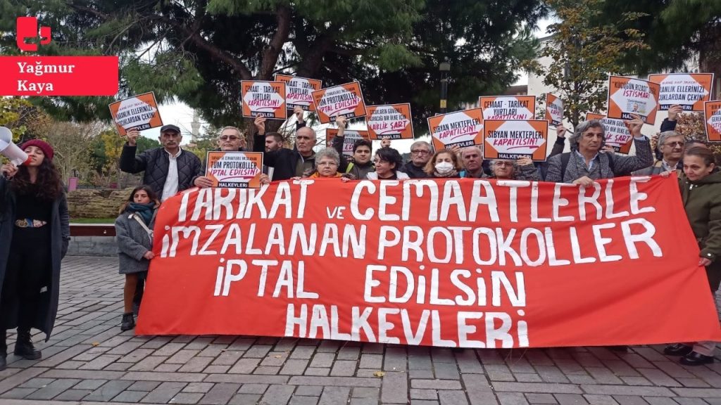 Hiranur Vakfı'ndaki çocuk istismarı protesto edildi: