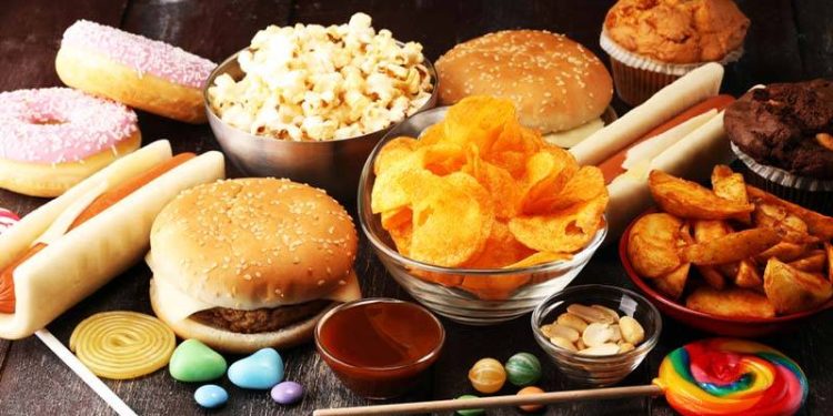 Hollanda'da okul yakınlarında sağlıksız gıda satan dükkanlara izin verilmeyecek