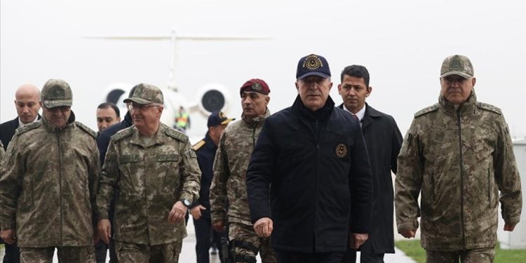 Hulusi Akar, Suriye sınırına gitti