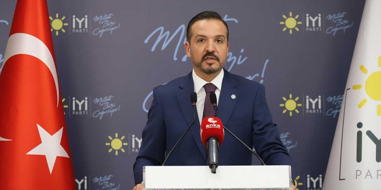 İYİ Parti: Asgari ücret 9.600 TL olmalı