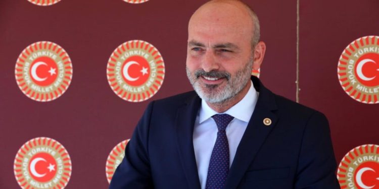 İYİ Partili Hüseyin Örs'e saldıran AKP'li Zafer Işık kimdir?