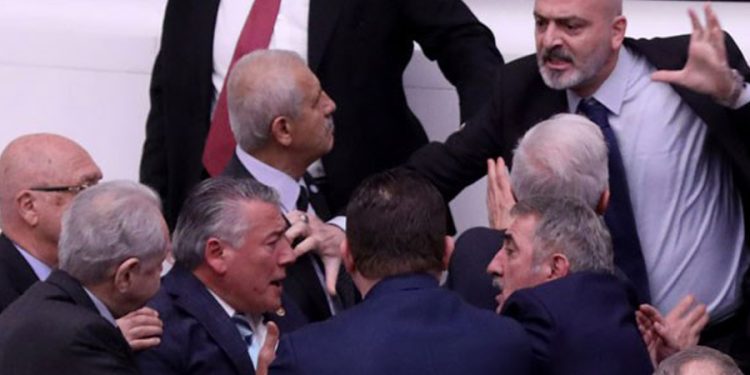 İYİ Partili Örs’ü hastanelik eden AKP’li Zafer Işık 4,5 yılda 4 kez konuşmuş