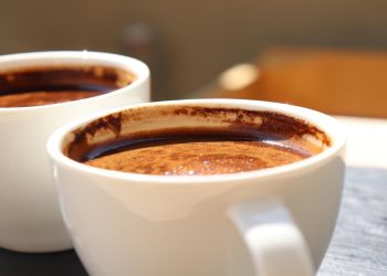 İçtiğiniz kahvenin tüm faydasını yok ediyormuş  - Bundan sonra asla yapmayın