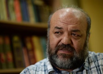 İhsan Eliaçık: Hükümet ve tarikatlar birbirlerinin suçlarını örtbas ediyor