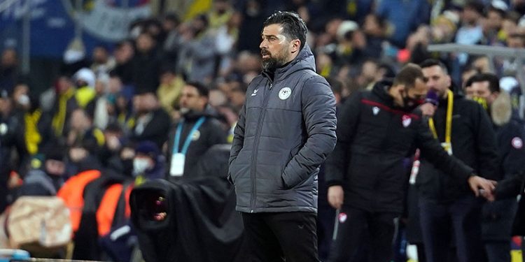 Arabam.com Konyaspor Teknik Direktörü İlhan Palut, yabancı oyuncu kuralına ilişkin görüşlerini açıkladı.