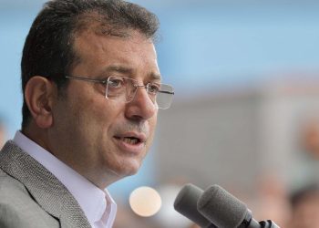 İmamoğlu:  Karar ne olursa olsun, kâh sevincimizi kâh irademizi göstermek adına herkesi saat 16.00’da Saraçhane’ye davet ediyorum