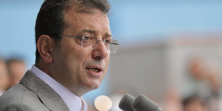 İmamoğlu:  Karar ne olursa olsun, kâh sevincimizi kâh irademizi göstermek adına herkesi saat 16.00’da Saraçhane’ye davet ediyorum