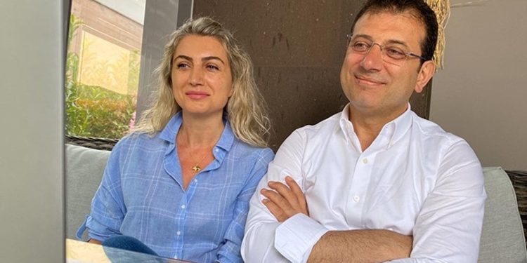 İmamoğlu'ndan, eşiyle akşam yemeği görüntüsünü paylaşan Yeni Şafak muhabirine: Ahlaki değil