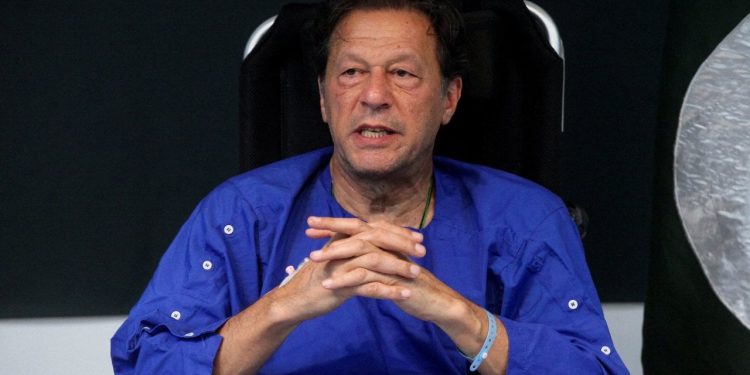 İmran Han'a ait olduğu iddia edilen 'telefon seksi' kayıtları Pakistan'ı sarstı