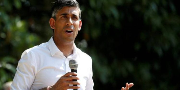 İngiltere Başbakanı Sunak, eleştiri yağmuruna tutuldu: Evsiz adama 'Çalışıyor musun' diye sordu