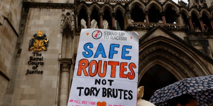 İngiltere Yüksek Mahkemesi: Sığınmacıları Ruanda'ya gönderme planı hukuka uygun