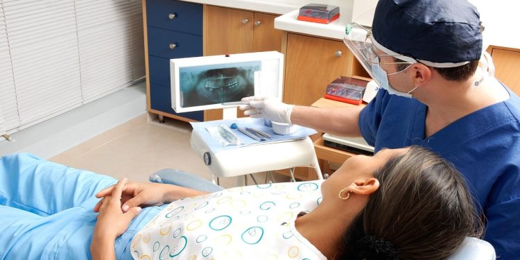 İngiltere'den vatandaşlarına Türkiye'de sağlık turizmi uyarısı