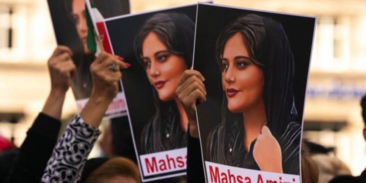 İran'da Mahsa Amini protestolarına bağlı olarak ilk idam cezası infaz edildi